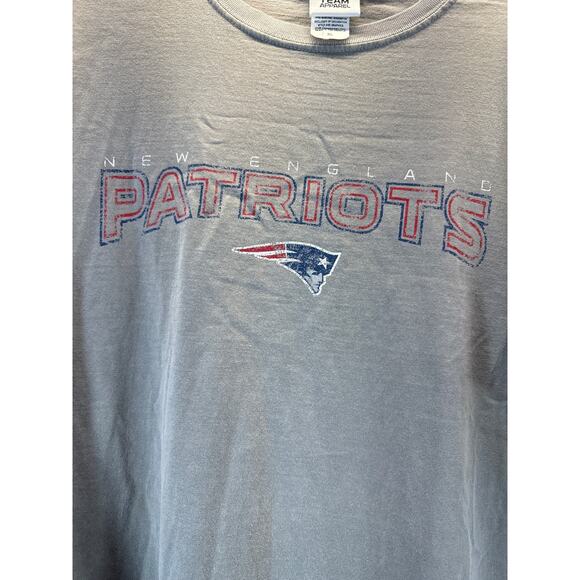 NFL New England Patriots Gray T-shirt Distressed Logo on Front men sz XL - Picture 2 of 5